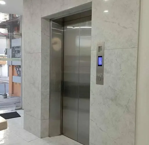 St. Marvin Makati M305 *